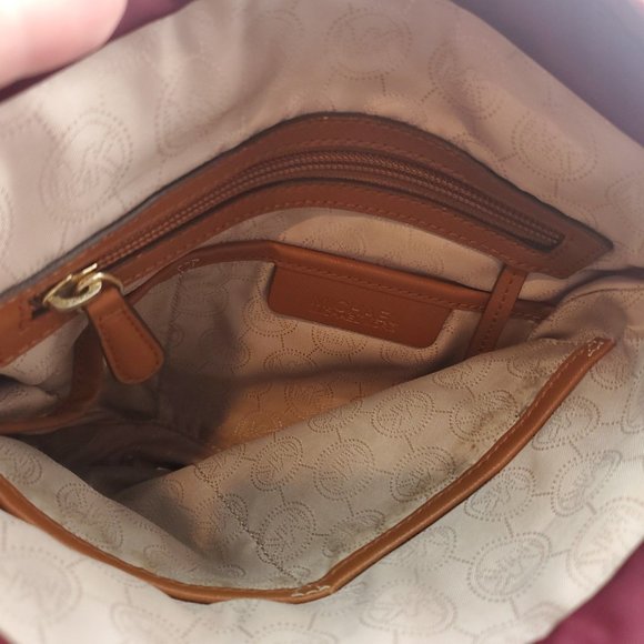 Michael Kors Women Kempton Burgundy Inner Pockets Adjustable Strap Crossbody Bag - Picture 8 of 15